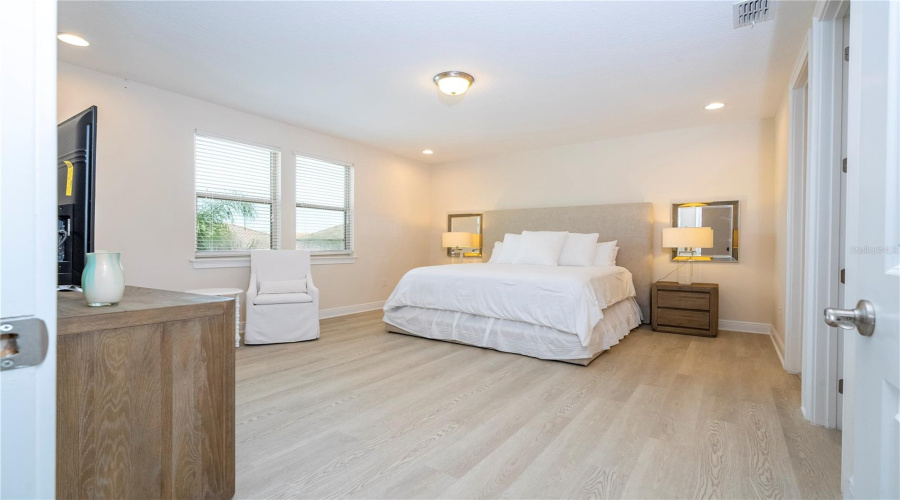 ORLANDO, Florida 32836, 7 Bedrooms Bedrooms, ,6 BathroomsBathrooms,Residential,For Sale,PIPPEN,0,MFRO6310847