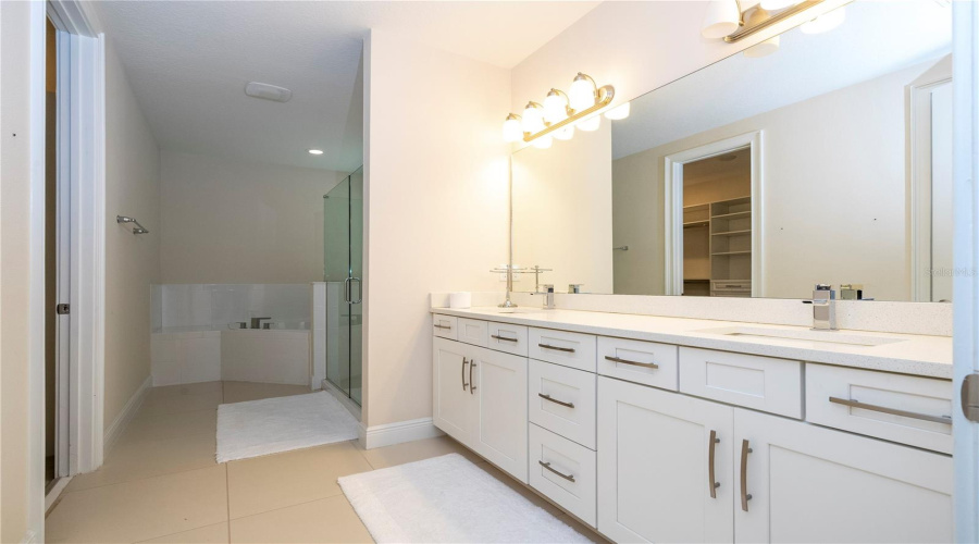 ORLANDO, Florida 32836, 7 Bedrooms Bedrooms, ,6 BathroomsBathrooms,Residential,For Sale,PIPPEN,0,MFRO6310847