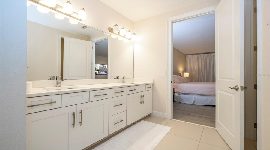 ORLANDO, Florida 32836, 7 Bedrooms Bedrooms, ,6 BathroomsBathrooms,Residential,For Sale,PIPPEN,0,MFRO6310847
