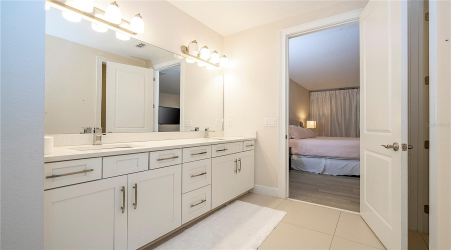ORLANDO, Florida 32836, 7 Bedrooms Bedrooms, ,6 BathroomsBathrooms,Residential,For Sale,PIPPEN,0,MFRO6310847