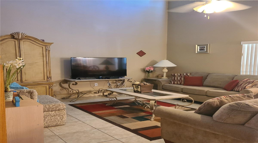 DAVENPORT, Florida 33897, 4 Bedrooms Bedrooms, ,4 BathroomsBathrooms,Residential,For Sale,VISTA,MFRO6309451