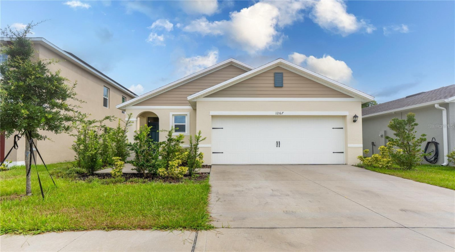 DAVENPORT, Florida 33837, 3 Bedrooms Bedrooms, ,2 BathroomsBathrooms,Residential,For Sale,BERRY,0,MFRO6311233