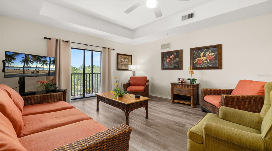 KISSIMMEE, Florida 34747, 3 Bedrooms Bedrooms, ,2 BathroomsBathrooms,Residential,For Sale,TREASURE TROVE,MFRS5127434