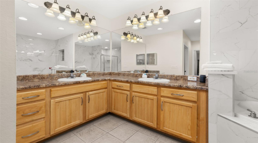 KISSIMMEE, Florida 34747, 3 Bedrooms Bedrooms, ,2 BathroomsBathrooms,Residential,For Sale,TREASURE TROVE,MFRS5127434