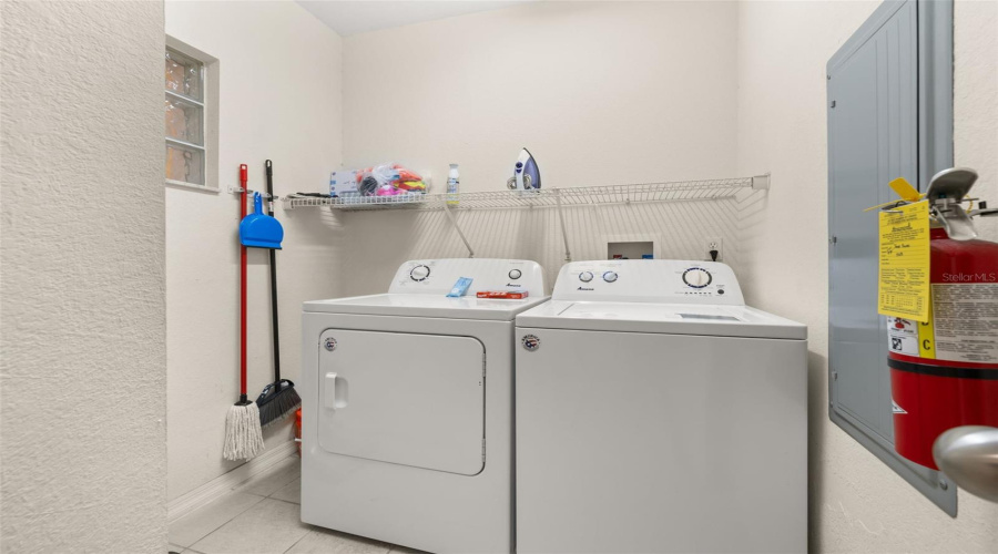KISSIMMEE, Florida 34747, 3 Bedrooms Bedrooms, ,2 BathroomsBathrooms,Residential,For Sale,TREASURE TROVE,MFRS5127434