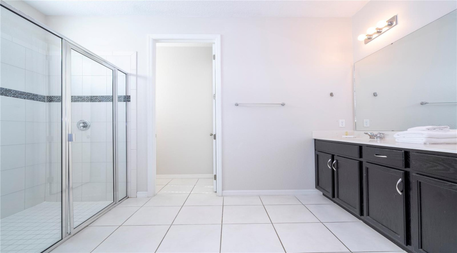 KISSIMMEE, Florida 34747, 6 Bedrooms Bedrooms, ,5 BathroomsBathrooms,Residential,For Sale,SUNSHINE RIDGE,0,MFRO6308908