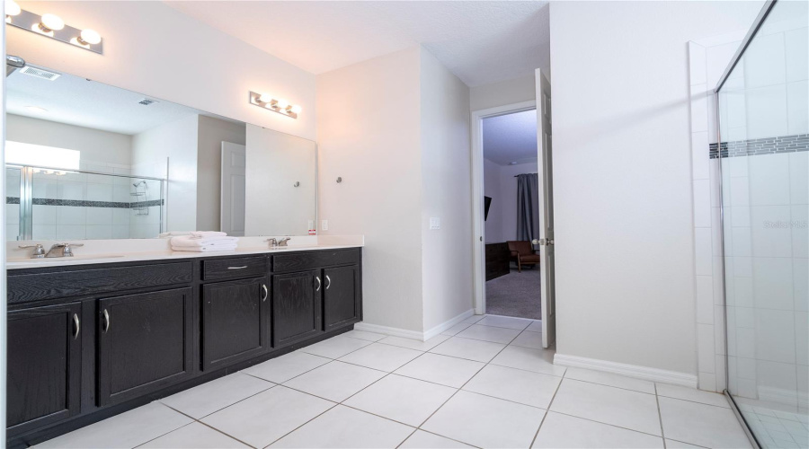 KISSIMMEE, Florida 34747, 6 Bedrooms Bedrooms, ,5 BathroomsBathrooms,Residential,For Sale,SUNSHINE RIDGE,0,MFRO6308908