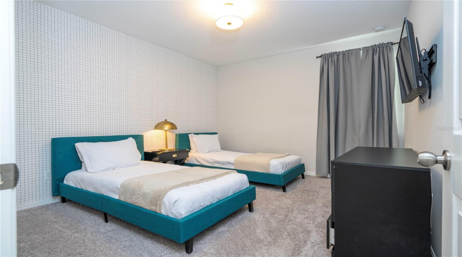 KISSIMMEE, Florida 34747, 6 Bedrooms Bedrooms, ,5 BathroomsBathrooms,Residential,For Sale,SUNSHINE RIDGE,0,MFRO6308908