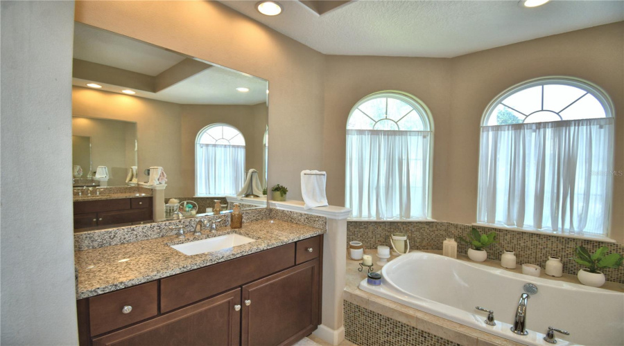 DAVENPORT, Florida 33837, 5 Bedrooms Bedrooms, ,4 BathroomsBathrooms,Residential,For Sale,PINEHURST,0,MFRP4934886