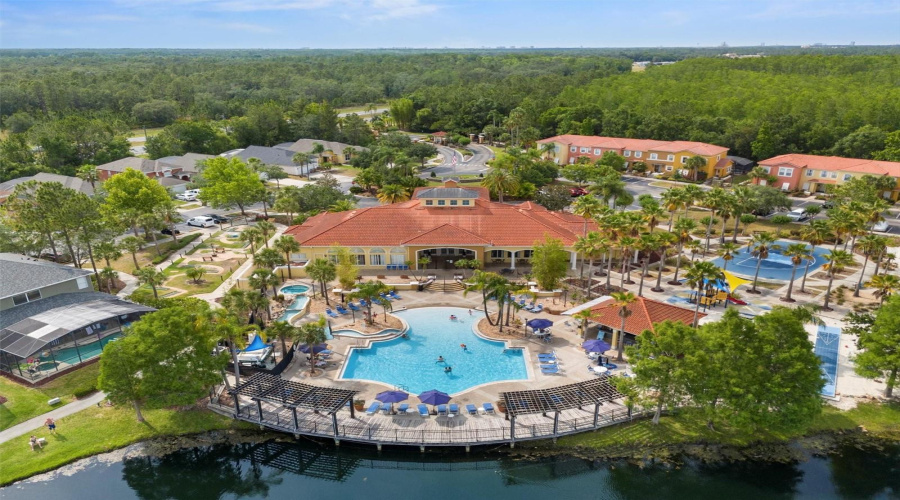 Wonderful  zero entry resort pool