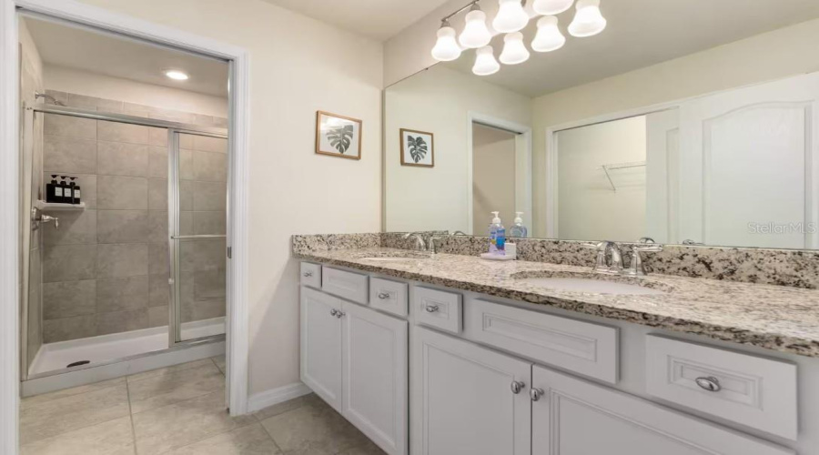 DAVENPORT, Florida 33837, 5 Bedrooms Bedrooms, ,4 BathroomsBathrooms,Residential,For Sale,OAK SPRING,0,MFRO6311254