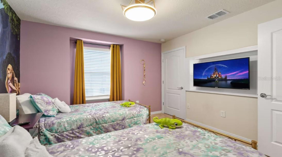 DAVENPORT, Florida 33837, 5 Bedrooms Bedrooms, ,4 BathroomsBathrooms,Residential,For Sale,OAK SPRING,0,MFRO6311254