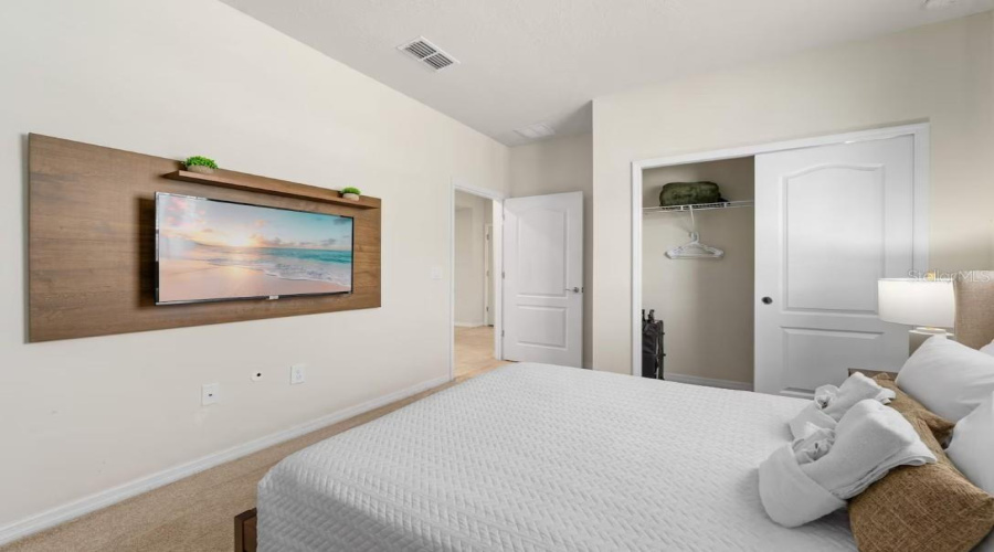 DAVENPORT, Florida 33837, 5 Bedrooms Bedrooms, ,4 BathroomsBathrooms,Residential,For Sale,OAK SPRING,0,MFRO6311254