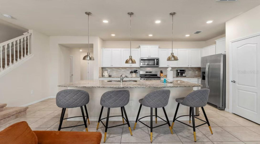DAVENPORT, Florida 33837, 5 Bedrooms Bedrooms, ,4 BathroomsBathrooms,Residential,For Sale,OAK SPRING,0,MFRO6311254