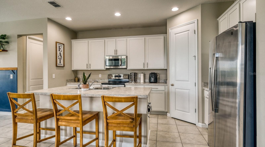 DAVENPORT, Florida 33837, 3 Bedrooms Bedrooms, ,2 BathroomsBathrooms,Residential,For Sale,BUCHANNAN,0,MFRO6310948