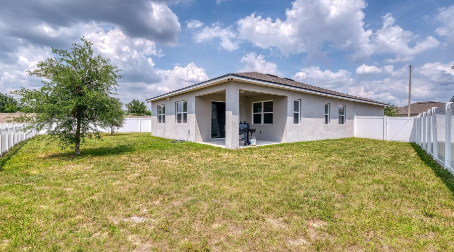 DAVENPORT, Florida 33837, 3 Bedrooms Bedrooms, ,2 BathroomsBathrooms,Residential,For Sale,BUCHANNAN,0,MFRO6310948