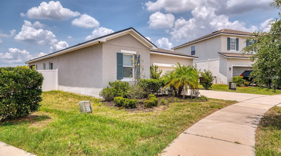 DAVENPORT, Florida 33837, 3 Bedrooms Bedrooms, ,2 BathroomsBathrooms,Residential,For Sale,BUCHANNAN,0,MFRO6310948