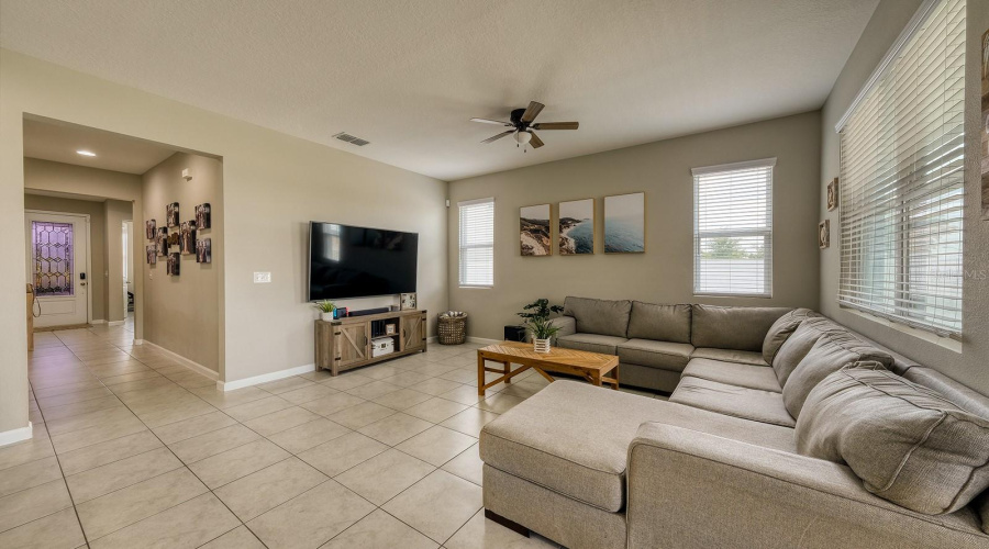 DAVENPORT, Florida 33837, 3 Bedrooms Bedrooms, ,2 BathroomsBathrooms,Residential,For Sale,BUCHANNAN,0,MFRO6310948