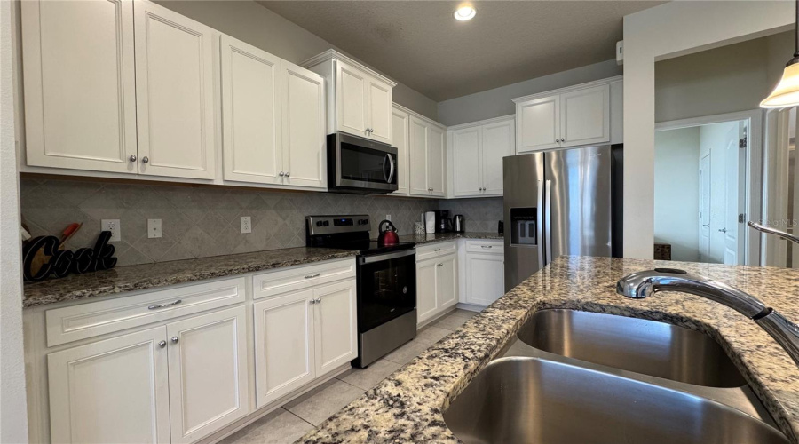 KISSIMMEE, Florida 34747, 5 Bedrooms Bedrooms, ,4 BathroomsBathrooms,Residential,For Sale,ZURICH,0,MFRO6311462