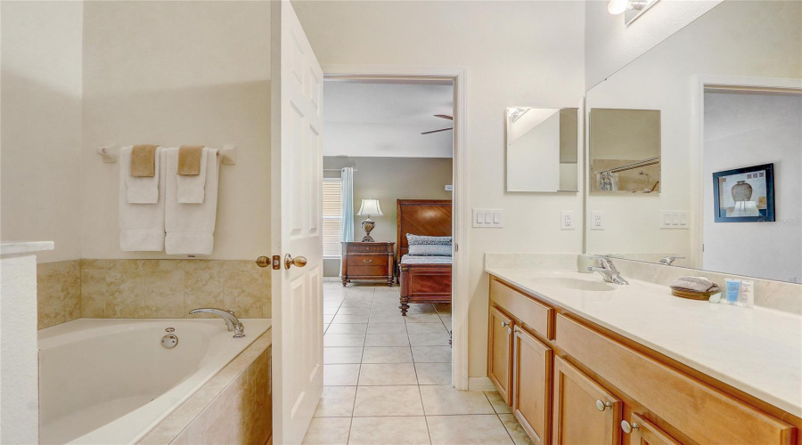 DAVENPORT, Florida 33837, 4 Bedrooms Bedrooms, ,3 BathroomsBathrooms,Residential,For Sale,ORANGE COSMOS,0,MFRO6311521