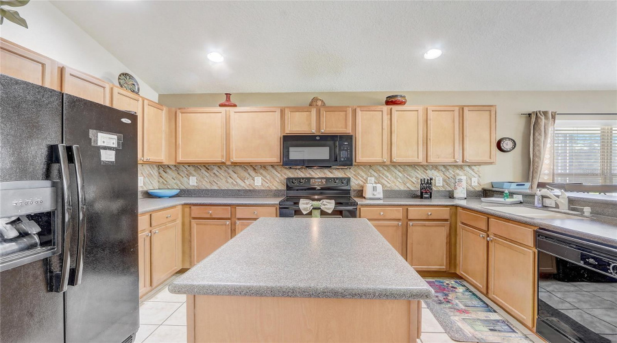 DAVENPORT, Florida 33837, 4 Bedrooms Bedrooms, ,3 BathroomsBathrooms,Residential,For Sale,ORANGE COSMOS,0,MFRO6311521