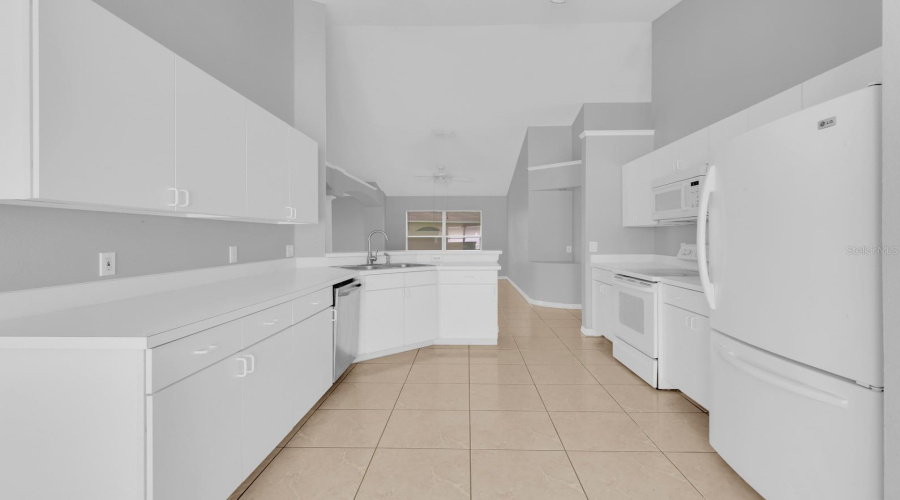 Lots of cabinet space