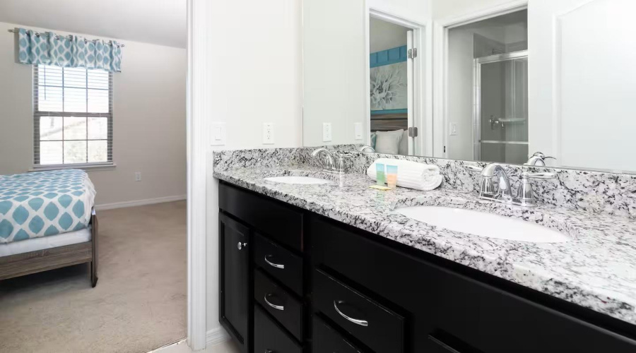 KISSIMMEE, Florida 34747, 9 Bedrooms Bedrooms, ,6 BathroomsBathrooms,Residential,For Sale,BENGAL,0,MFRO6304915