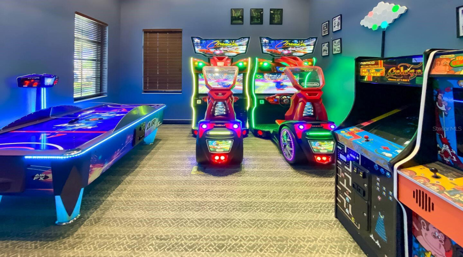 KISSIMMEE, Florida 34747, 9 Bedrooms Bedrooms, ,6 BathroomsBathrooms,Residential,For Sale,BENGAL,0,MFRO6304915