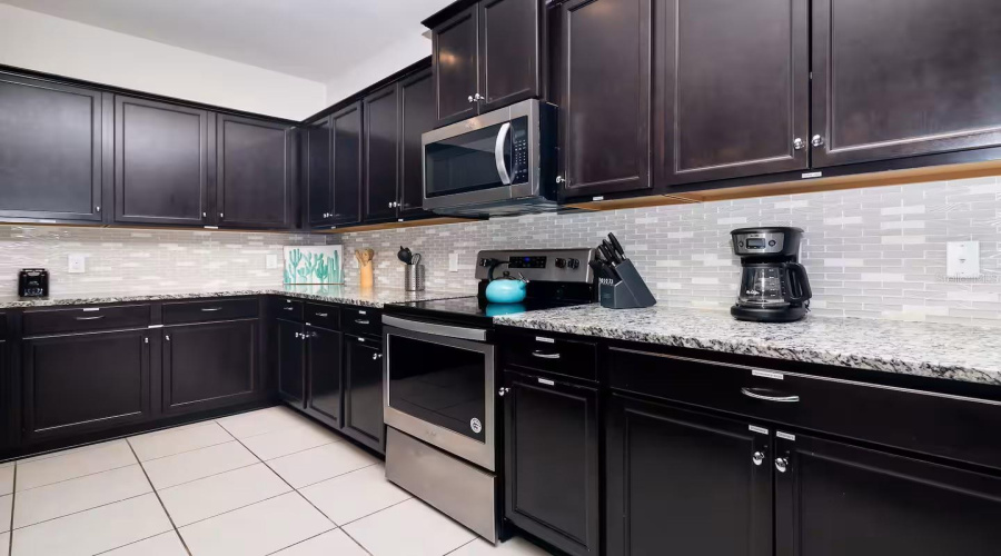 KISSIMMEE, Florida 34747, 9 Bedrooms Bedrooms, ,6 BathroomsBathrooms,Residential,For Sale,BENGAL,0,MFRO6304915