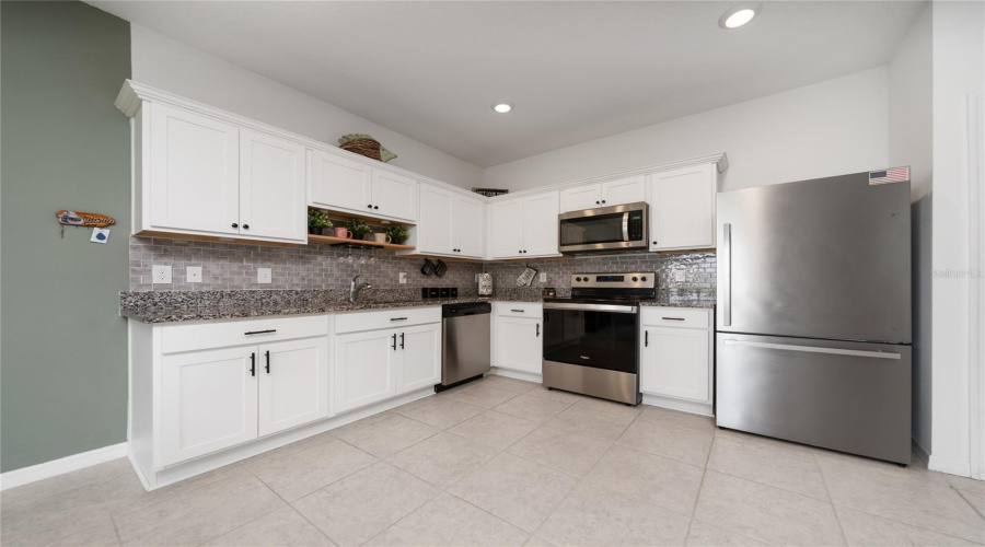 DAVENPORT, Florida 33837, 3 Bedrooms Bedrooms, ,2 BathroomsBathrooms,Residential,For Sale,MERRILL,0,MFRS5127411