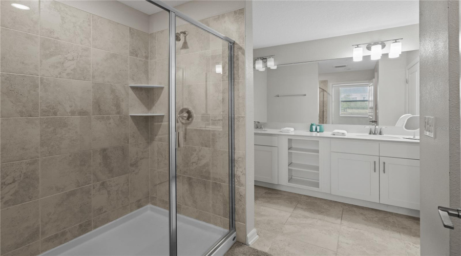 KISSIMMEE, Florida 34746, 2 Bedrooms Bedrooms, ,2 BathroomsBathrooms,Residential,For Sale,PARADOX,0,MFRS5127233