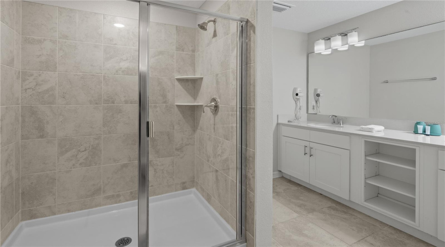 KISSIMMEE, Florida 34746, 2 Bedrooms Bedrooms, ,2 BathroomsBathrooms,Residential,For Sale,PARADOX,0,MFRS5127233