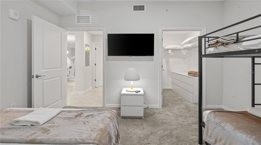 KISSIMMEE, Florida 34746, 2 Bedrooms Bedrooms, ,2 BathroomsBathrooms,Residential,For Sale,PARADOX,0,MFRS5127233