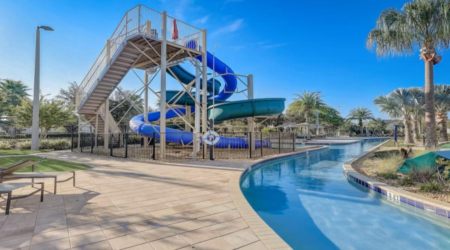 KISSIMMEE, Florida 34746, 2 Bedrooms Bedrooms, ,2 BathroomsBathrooms,Residential,For Sale,PARADOX,0,MFRS5127233