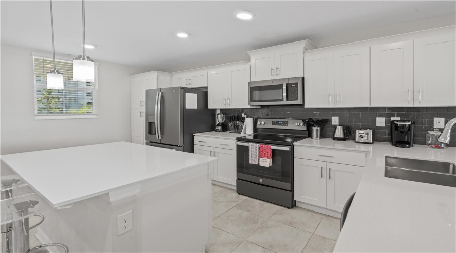 KISSIMMEE, Florida 34746, 2 Bedrooms Bedrooms, ,2 BathroomsBathrooms,Residential,For Sale,PARADOX,0,MFRS5127233