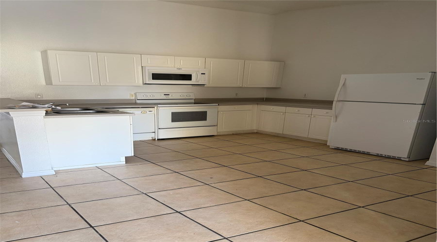 KISSIMMEE, Florida 34746, 3 Bedrooms Bedrooms, ,2 BathroomsBathrooms,Residential,For Sale,CLUB CORTILE,MFRS5127330