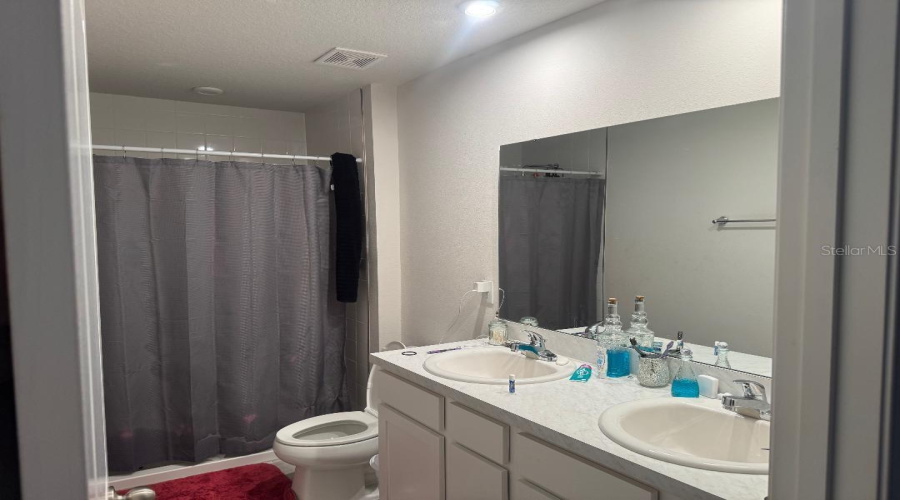 DAVENPORT, Florida 33837, 4 Bedrooms Bedrooms, ,2 BathroomsBathrooms,Residential,For Sale,FIDDLEWOOD,0,MFRO6311710