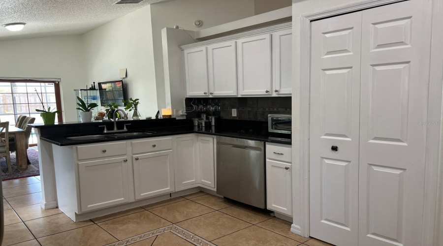DAVENPORT, Florida 33897, 4 Bedrooms Bedrooms, ,2 BathroomsBathrooms,Residential,For Sale,HAVERSHAM,0,MFRO6309855