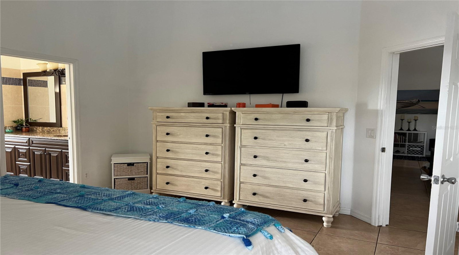 DAVENPORT, Florida 33897, 4 Bedrooms Bedrooms, ,2 BathroomsBathrooms,Residential,For Sale,HAVERSHAM,0,MFRO6309855