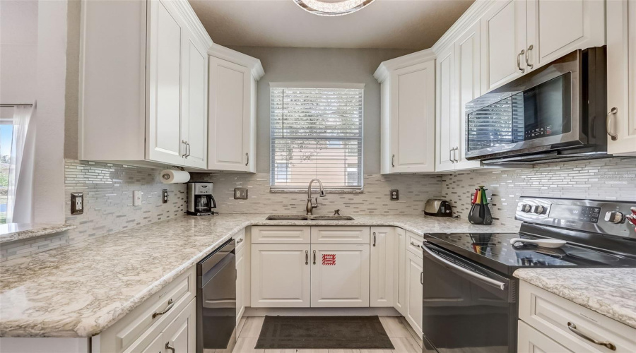 DAVENPORT, Florida 33897, 3 Bedrooms Bedrooms, ,3 BathroomsBathrooms,Residential,For Sale,TERRA LAGO,MFRO6310438