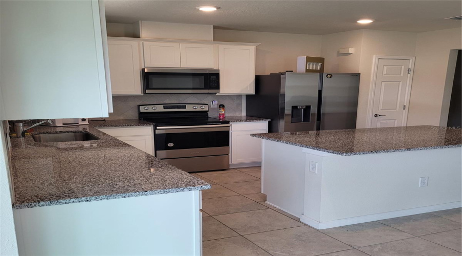 DAVENPORT, Florida 33837, 4 Bedrooms Bedrooms, ,2 BathroomsBathrooms,Residential,For Sale,ASPEN,0,MFRS5127472