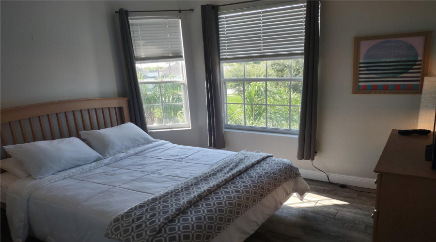 2nd bedroom