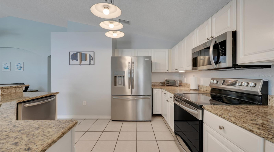 KISSIMMEE, Florida 34746, 4 Bedrooms Bedrooms, ,3 BathroomsBathrooms,Residential,For Sale,CUMBRIAN LAKES,MFRS5126442