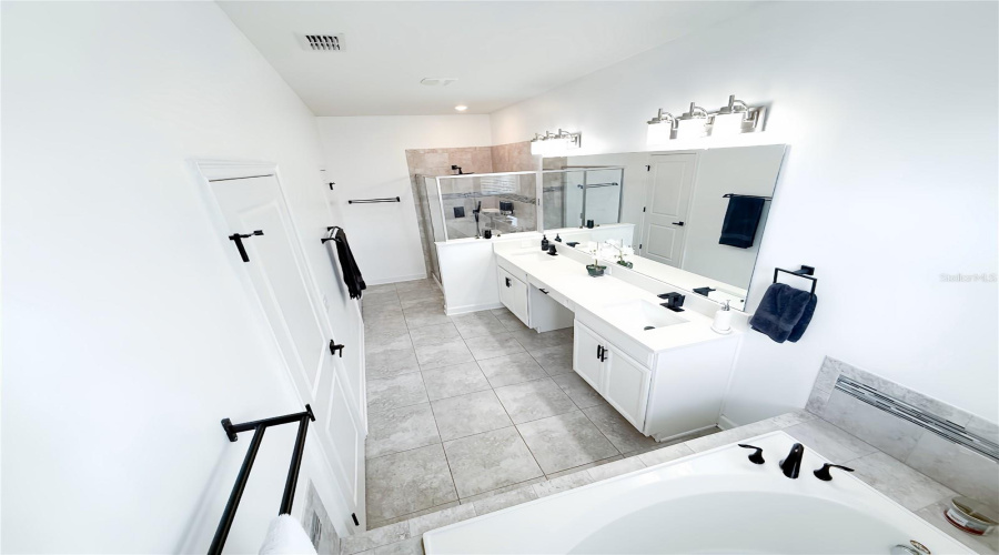DAVENPORT, Florida 33896, 3 Bedrooms Bedrooms, ,2 BathroomsBathrooms,Residential,For Sale,BUNKER,MFRS5127332
