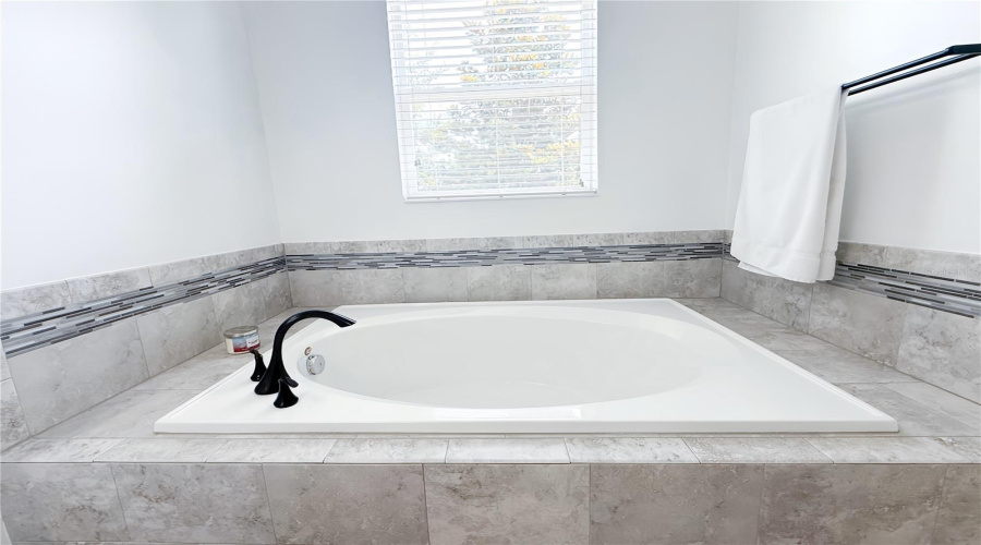 DAVENPORT, Florida 33896, 3 Bedrooms Bedrooms, ,2 BathroomsBathrooms,Residential,For Sale,BUNKER,MFRS5127332