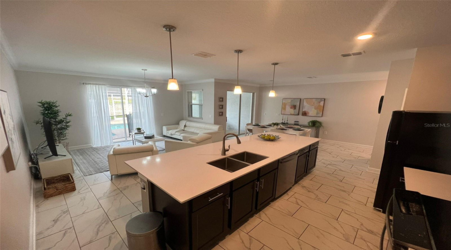 Davenport, Florida 33896, 4 Bedrooms Bedrooms, ,3 Bathroomsbathrooms,Residential,For Sale,Splash Shot,Mfro6310935