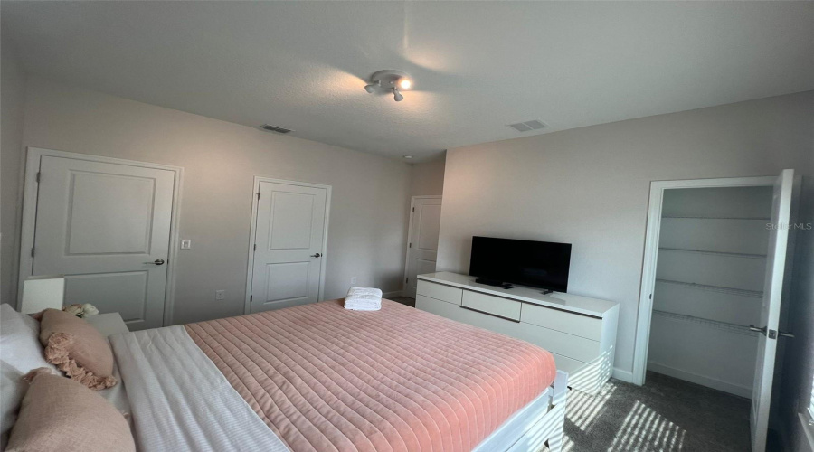 Davenport, Florida 33896, 4 Bedrooms Bedrooms, ,3 Bathroomsbathrooms,Residential,For Sale,Splash Shot,Mfro6310935