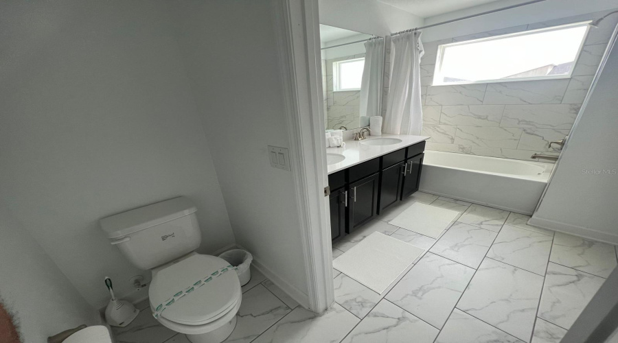 Davenport, Florida 33896, 4 Bedrooms Bedrooms, ,3 Bathroomsbathrooms,Residential,For Sale,Splash Shot,Mfro6310935