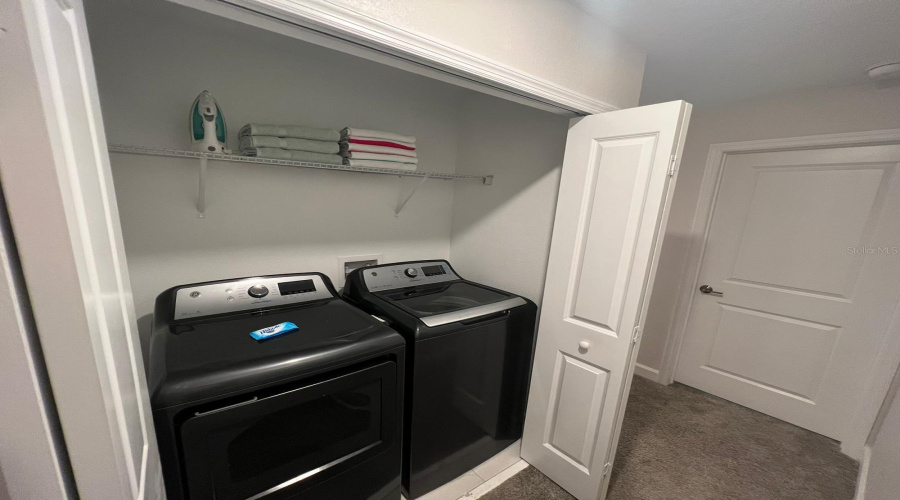 Davenport, Florida 33896, 4 Bedrooms Bedrooms, ,3 Bathroomsbathrooms,Residential,For Sale,Splash Shot,Mfro6310935