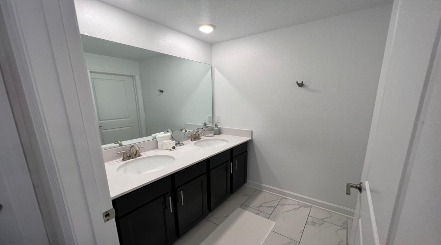 Davenport, Florida 33896, 4 Bedrooms Bedrooms, ,3 Bathroomsbathrooms,Residential,For Sale,Splash Shot,Mfro6310935